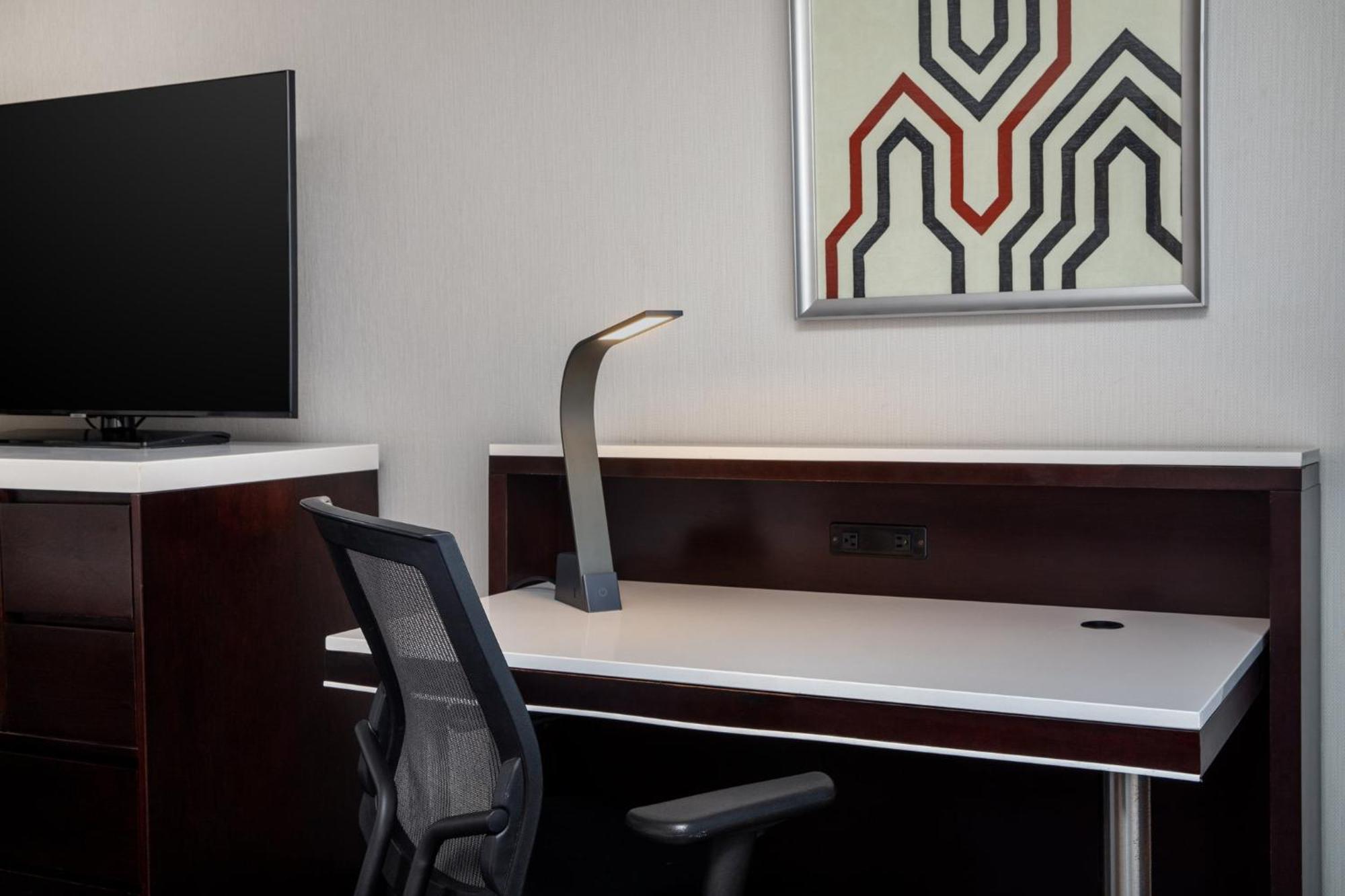 Holiday Inn Weirton-Steubenville Area Dış mekan fotoğraf