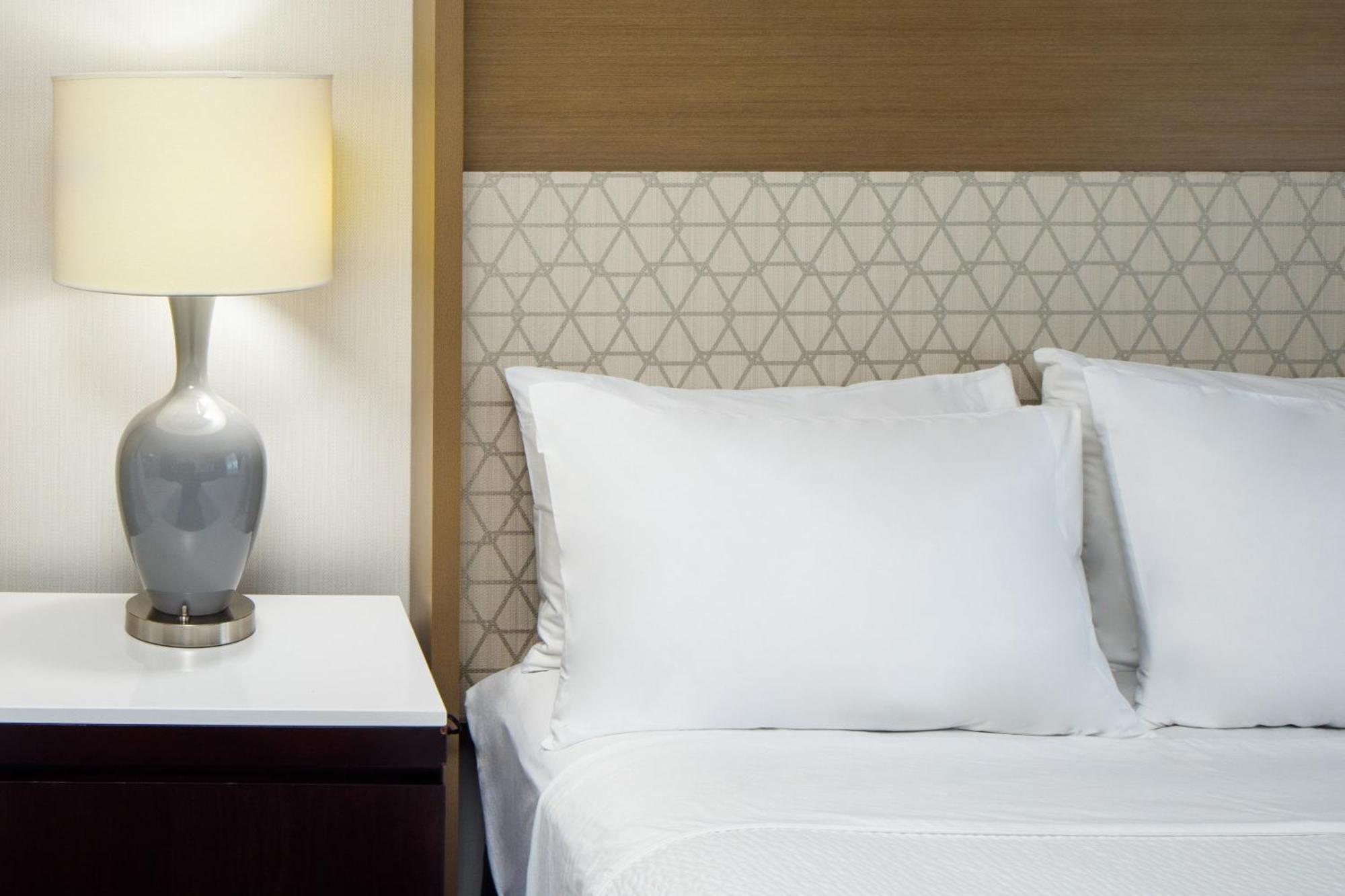 Holiday Inn Weirton-Steubenville Area Dış mekan fotoğraf