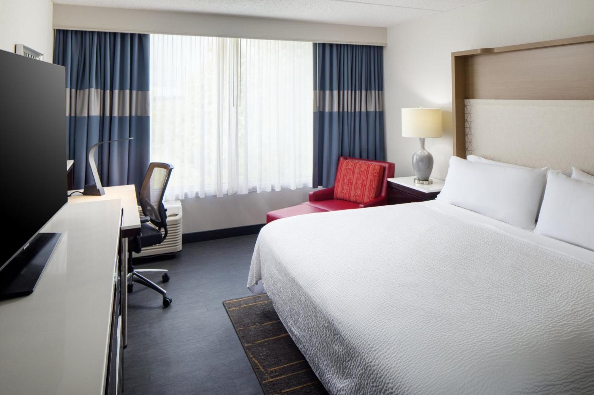 Holiday Inn Weirton-Steubenville Area Dış mekan fotoğraf