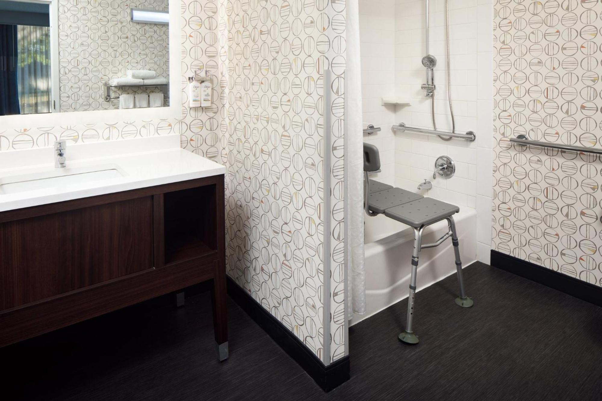 Holiday Inn Weirton-Steubenville Area Dış mekan fotoğraf