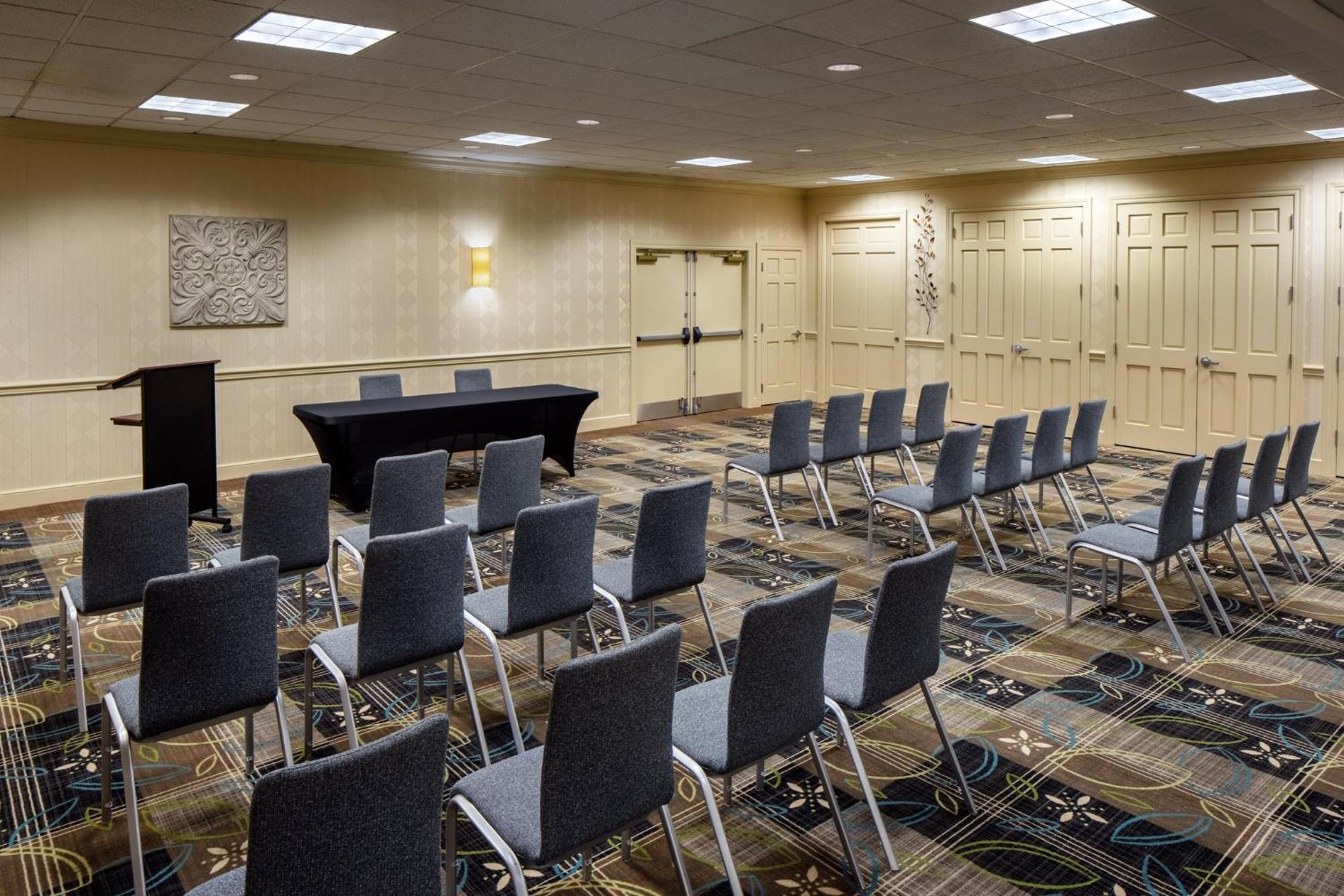 Holiday Inn Weirton-Steubenville Area Dış mekan fotoğraf