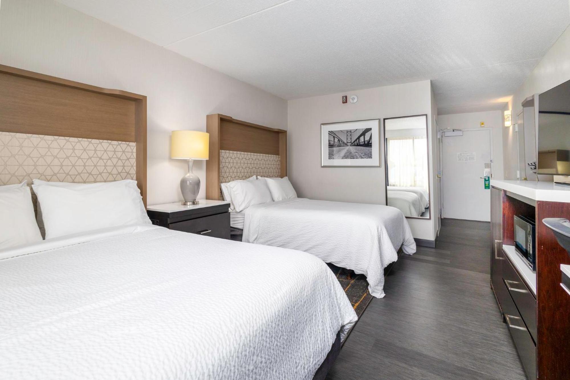 Holiday Inn Weirton-Steubenville Area Dış mekan fotoğraf