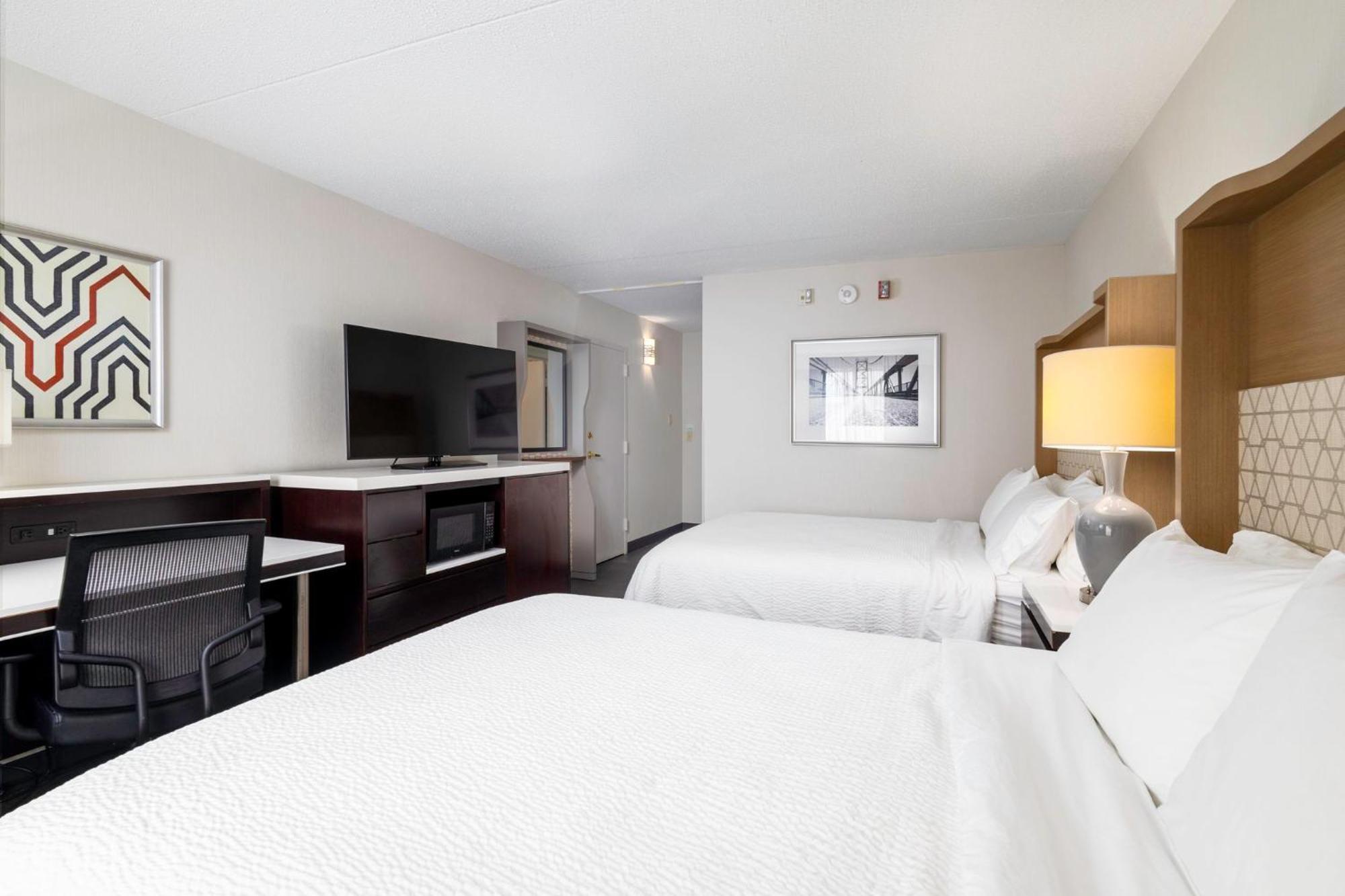 Holiday Inn Weirton-Steubenville Area Dış mekan fotoğraf