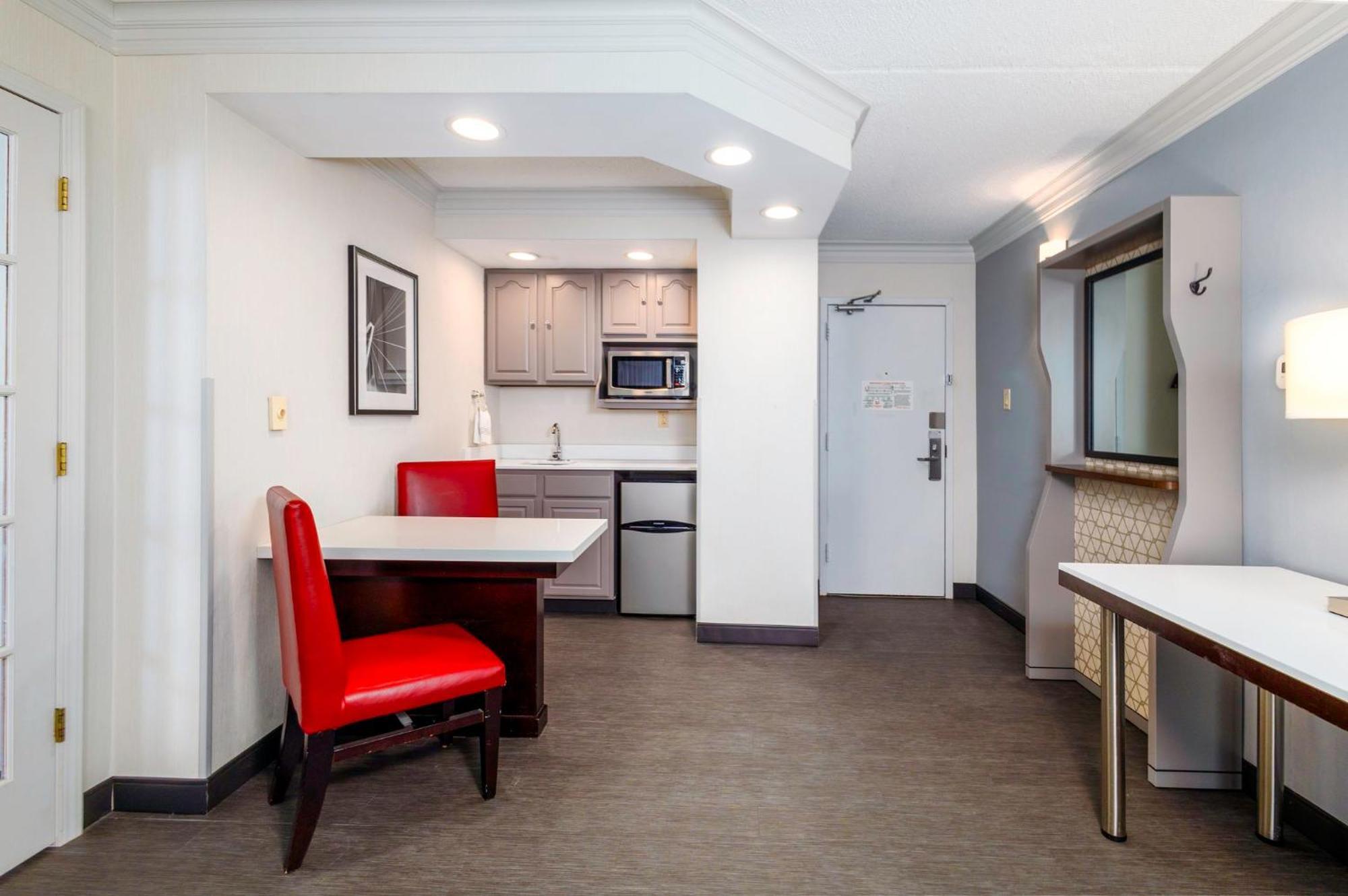 Holiday Inn Weirton-Steubenville Area Dış mekan fotoğraf