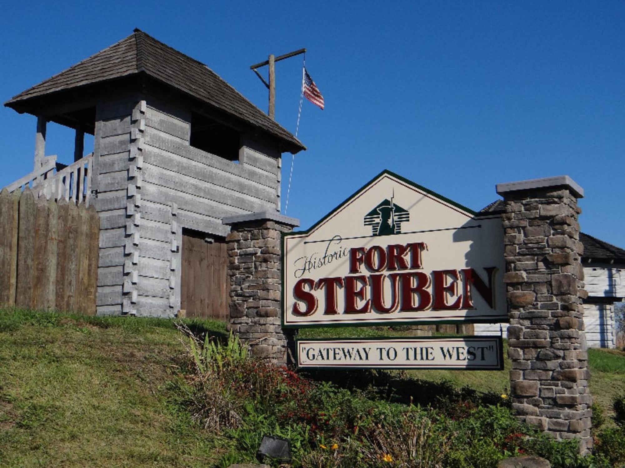 Holiday Inn Weirton-Steubenville Area Dış mekan fotoğraf