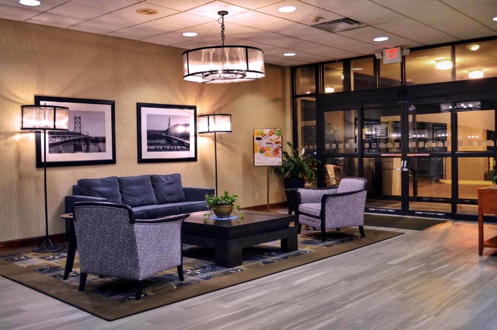 Holiday Inn Weirton-Steubenville Area Dış mekan fotoğraf